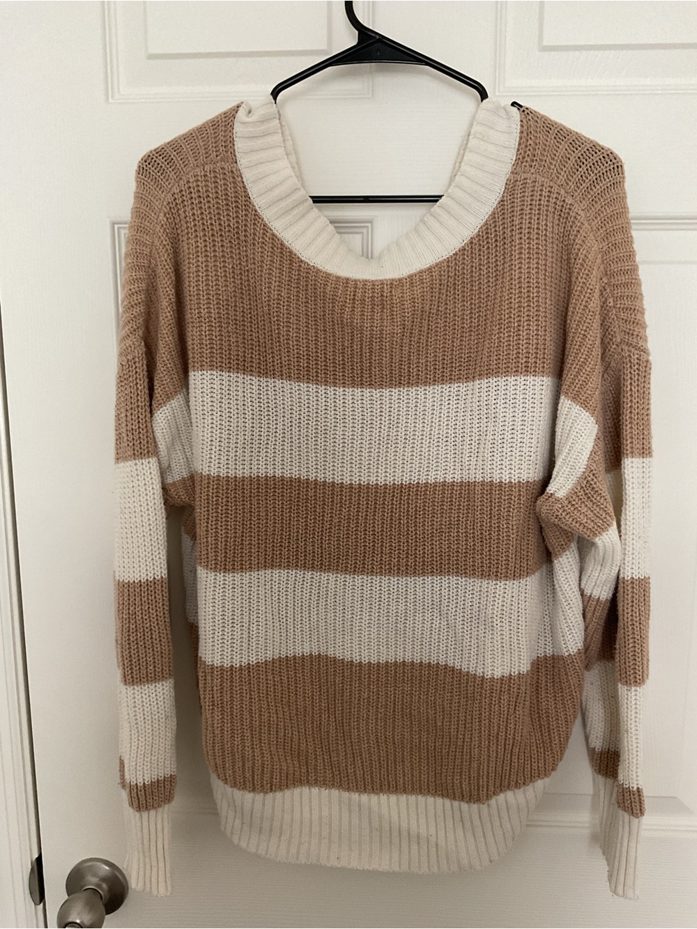 American Eagle Outfitters Striped V-Neck Sweater in Cream and Tan - Picture 2 of 3